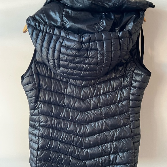 Black Quilted Vest - Picture 3 of 4
